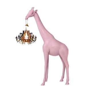 Pink Giraffe In Love ,in the miniature version. Item new in original packaging.